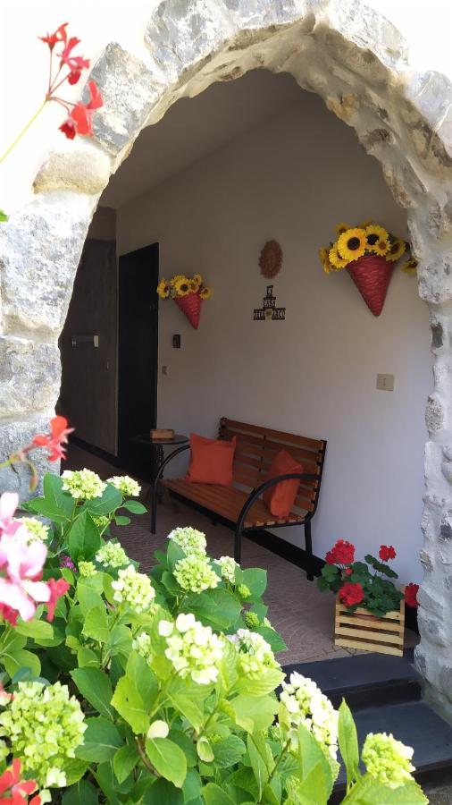 La Casa Dell'Arco Apartment Carasco Exterior photo